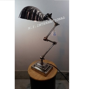 Lampe de lecture élégante à base en laiton avec abat-jour noir idéal pour le salon chambre éclairage intérieur décor à la maison élégant - Product Image 1