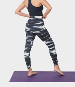 Sujetador de espalda cruzada con estampado por sublimación para mujer, de cintura alta legging, conjunto de yoga con impresión personalizada y diseño a precio de fábrica - Product Image 5