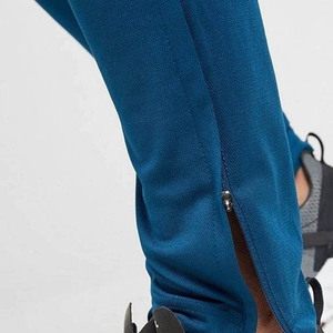 Survêtement Slim Fit Personnalisé 2026 pour Hommes et Femmes – Tenue de Sport et Jogging avec Bandes Latérales – Vente en Gros - Product Image 4