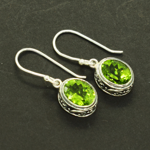 Boucles d'oreilles fines en argent massif 925, nouvel arrivage, bijoux en forme de poire péridot, crochet en pierre précieuse, meilleur grossiste fabricant - Product Image 2