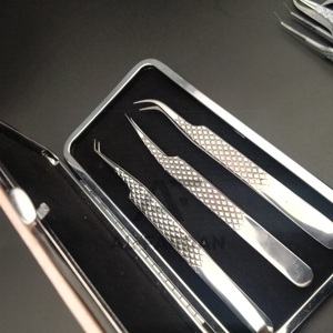 Pince à cils en acier inoxydable durable à prise diamantée, coudée à 45 degrés, pour extensions de cils - Prix de gros - Product Image 3
