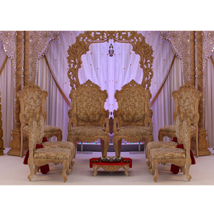 Mandap de boda blanco y dorado, sillas de diseño dorado y blanco, hermoso Mandap de boda, configuración de sillas - Product Image 1