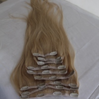 Extensions à clipser 100% Cheveux Vierges, Élégantes et Pratiques, Ondulation Naturelle, Double Trame Machine, Trame Effet Peau, Cheveux Russes Remy Vietnamiens, Abordables
