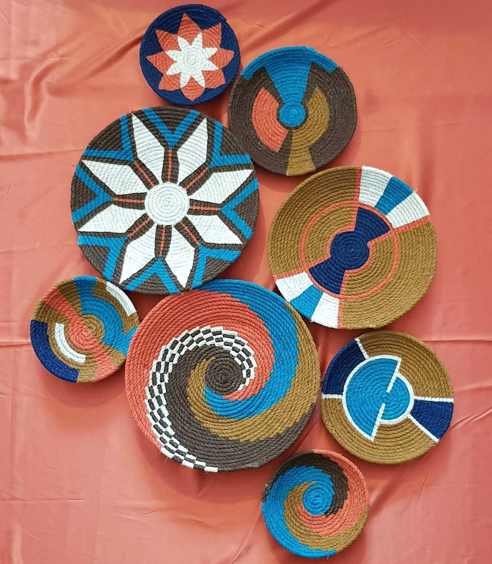 สีขาว-สีเหลือง