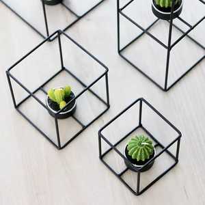 เชิงเทียนตั้งโต๊ะทำจากโลหะใช้ตกแต่งบ้านดีไซน์โคมไฟและโถเพื่อเพิ่มสไตล์ให้กับพื้นที่ของคุณ - Product Image 4