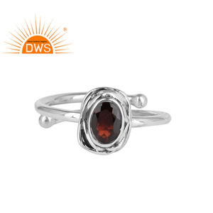 ผู้ค้าส่ง925สเตอร์ลิงแหวนออกซิไดซ์ผู้ผลิตเครื่องประดับอัญมณีตัดรูปไข่โกเมนสีแดงธรรมชาติห่อแหวนปรับ - Product Image 1