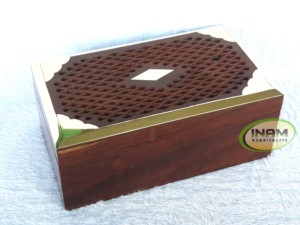 Caja de madera de calidad extrema con trabajo jali - Product Image 2