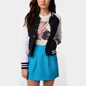 Blouson Teddy Femme Personnalisé à Col Montant et Manches Longues, en Polaire Hiver, avec Boutons, Poches et Écusson, Respirant et Coupe-Vent, Tricoté - Product Image 2