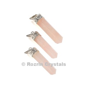Colgante de Cuarzo Rosa con Forma de Lápiz, Tallado y Grabado, Estilo Antiguo, Arte de la India, Coleccionable - Product Image 1