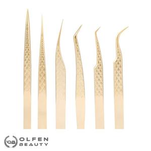 Pince à cils en acier inoxydable couleur or de la meilleure qualité avec logo personnalisé pointe pointue incurvée vente de marque privée de qualité professionnelle - Product Image 3