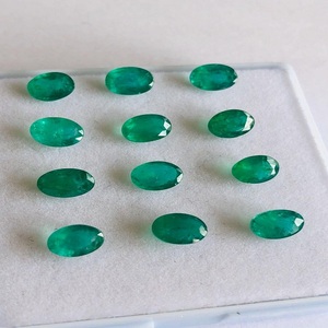 Émeraude naturelle de qualité AAA d'origine zambienne 8*6mm coupe ovale excellente couleur verte avec un bon lustre pour la fabrication de bijoux certifiée IGI - Product Image 5