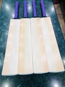 Bate de Críquet de Alta Calidad, Hecho en Pakistán, con Mango Flexible, Listo para Jugar, de Mimbre Inglés, Grado 1, Marca Cp Spectrum - Product Image 4