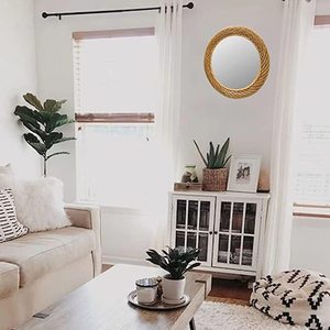 Espejo de ratán montado en la pared clásico Acabado natural Diseño elegante Perfecto para la decoración de restaurantes y dormitorios - Product Image 5