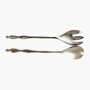 Juego de servir ensalada con mango en relieve trenzado de latón en una caja de regalo juego de servir barra de ensalada con mango dorado acanalado - Product Image 6