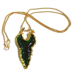 Collar con puntas de flecha en forma de luna de cristal verde, venta al por mayor, precio bajo - Product Image 1