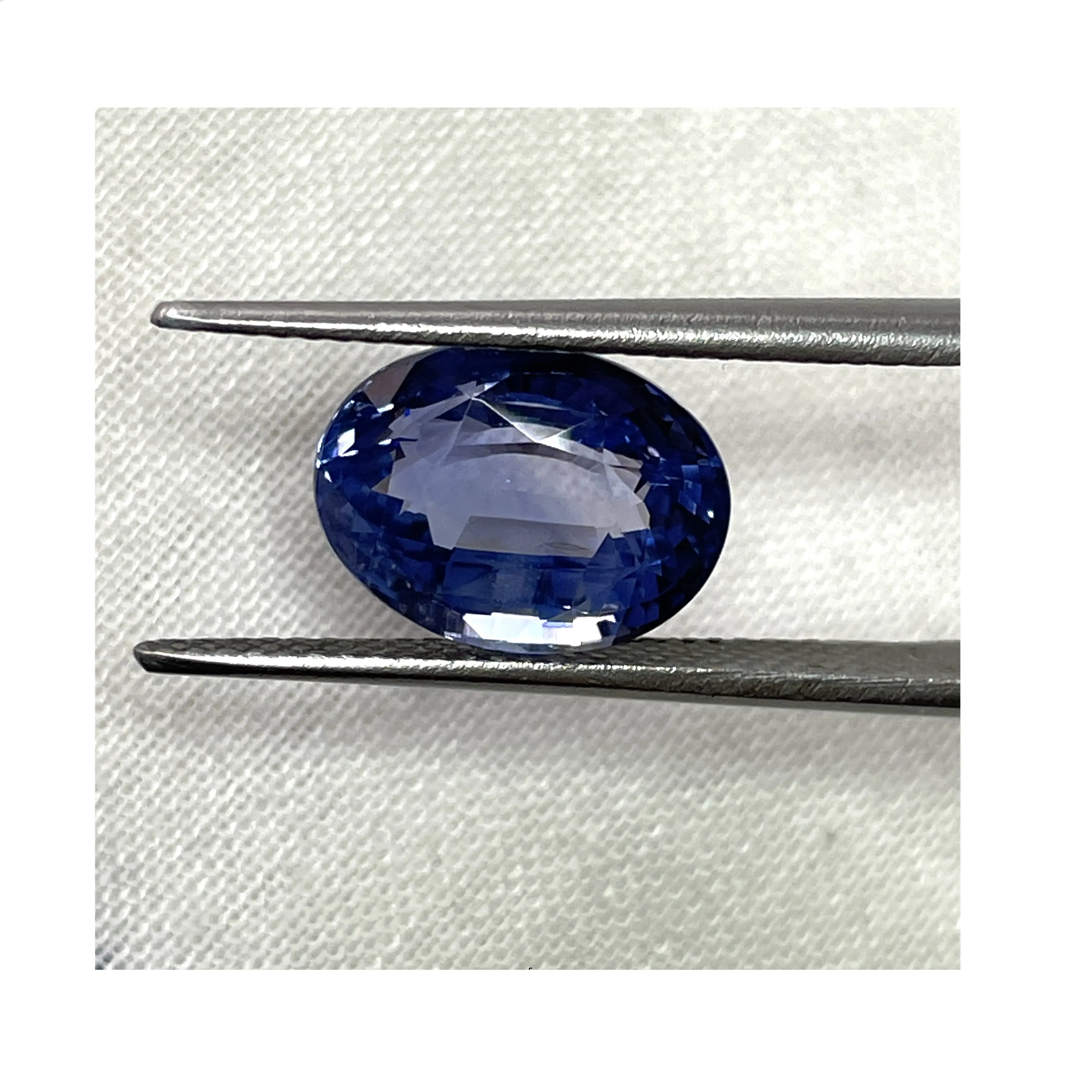Fine quality best grade cornflower blue no heat Ceylon sapphire 5 carat oval cut for ring gemstone at best price from India