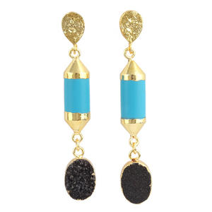 Pendiente de gota de azúcar natural para mujer, Pendientes colgantes de estilo único con martillo terminado, color negro, oro galvanizado, último diseño - Product Image 1