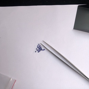 Proveedor de piedras preciosas sueltas de corte redondo facetado de iolita Natural de 2,5mm Oferta a granel a precio de fábrica mayorista del fabricante Compra en línea - Product Image 2