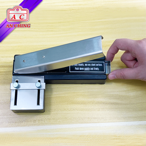 Perforadora de Tarjetas de Identificación de PVC con Ranura, de Uso con una Sola Mano, AC-SP2002 - Product Image 1