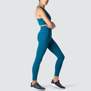 Ensemble de yoga personnalisé OEM pour femme : soutien-gorge et legging doux, effet push-up - Product Image 3