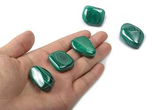Malachite polie en gros pierre dégringolée cristal de guérison Feng Shui naturel pour mascotte cristal artisanat approvisionnement en vrac - Product Image 2