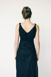 Luce Impecable con Este Vestido de Verano 2025, Negro Sólido, Cuello Cuadrado, Sin Mangas, Largo hasta el Suelo, Tejido 100% Lino Crepé, Formal, con Cordones - Product Image 2