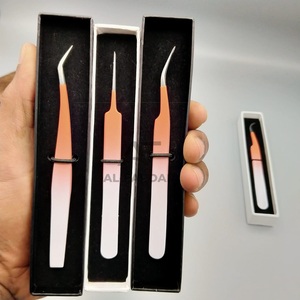 Pinzas de Extensión de Pestañas Doble Color Ombre 5 Piezas Con Asas de Espejo Y Tijeras Fabricadas En Acero Inoxidable Sostenible - Product Image 4