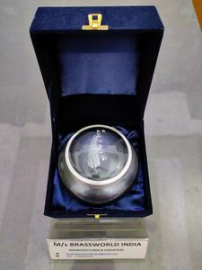 Suministros funerarios para mascotas, suministros para caminar sobre el azul, urna de cremación odyssey, Brassworld, India - Product Image 2