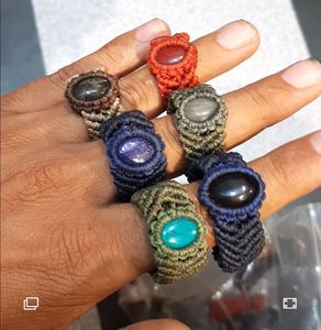 Bague ovale en pierres précieuses Lapis Lazuli macramé de créateur haut de gamme pour les mariages réglage de la lunette en rhodium certifié IGI pour le quotidien - Product Image 1