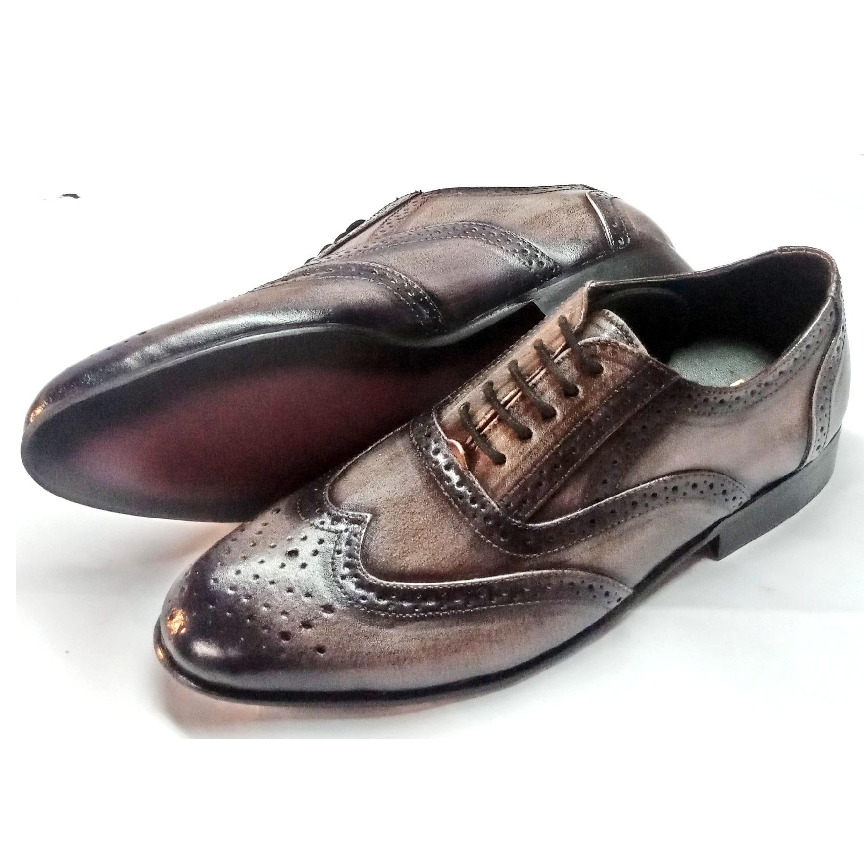 สีน้ำตาล