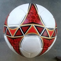 Bola Sepak Pria Ukuran 5, Ringan, Jahitan Tangan, Bladder Butyl, Logo Cetak Huruf Pemain Kustom, Pelatihan Profesional