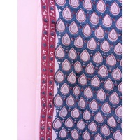 Tissu en coton imprimé à la main par des artisans indiens, conçu pour la couture, la confection de vêtements, la création de tissus pour la maison et les accessoires de literie.