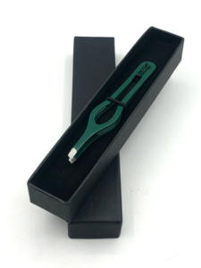 เคลลี่กรีนแป้งเคลือบสีเงินปลายสแตนเลสแหนบคิ้วโลโก้ส่วนบุคคลเครื่องมือความงาม - Product Image 4