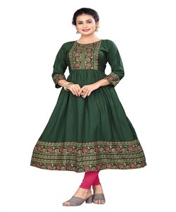 Nouveau dernier Look riche tenue de soirée Georgette imprimé crêpe filles indiennes porter prêt à porter pas cher bas prix en gros Surat ApparelGarment - Product Image 5