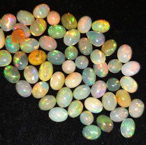 Cabochon d'opale éthiopienne de feu multi flashy naturel de qualité super fine pour la fabrication de bijoux pierre de qualité supérieure à vendre - Product Image 1