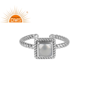 Bague ouverte en argent massif 925 avec perle blanche naturelle, anneau torsadé, ouvert, carré, bijoux, vente en gros - Product Image 1