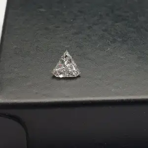 Diamant blanc SI pureté blanc en vrac 0.80 à 0.89 Carat poli en laboratoire, diamant en forme de Triangle de fantaisie