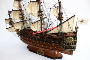 Bateau en bois peint, 1 pièce, modèle artisanal - Product Image 4