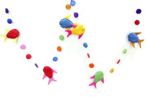 Guirnalda y pancartas de fieltro en forma de pez coloridas hechas a mano, decoración única para el hogar, decoración de peces - Product Image 2