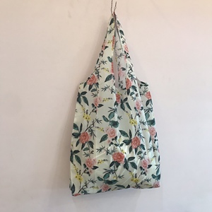 Sac à provisions pliable en polyester imprimé sur mesure pour la promotion de supermarché - Product Image 1