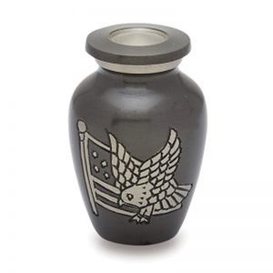 Nouvelle urne commémorative biodégradable de style américain gravée avec un croix de Holly pour les cendres de bébé, capacité de 3 pouces cubes - Product Image 2