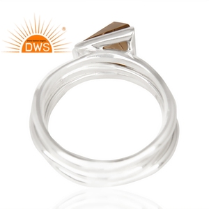 Anillo de Plata de Ley 925 Fina Hecha a Mano en India, Proveedor de Anillos con Gema de Topacio Ahumado de Corte Triangular, Joyería de Colección Clásica - Product Image 3