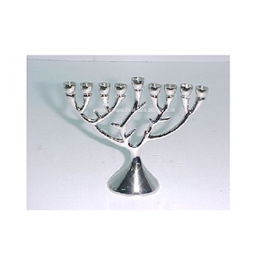 Menorá de Lujo Premium, Portavelas Único de Latón, Estilo Americano e Israelí, Menorá para Decoración del Hogar, Fiestas y Bodas - Product Image 3