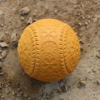 Boule de baseball en caoutchouc, noir, jaune, terre
