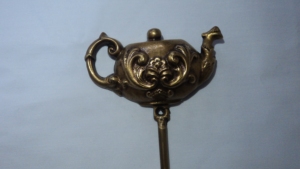 Patère murale vintage en argent motif fleur de lys avec bouton en céramique blanche, porte-manteau, porte-clés et porte-serviettes décoratif en métal - Product Image 6