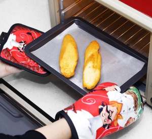 Heat Resistant <b>Oven</b> Mitts WITH Silicone Backing and <b>Oven</b> Mitts in Cotton Poly Cot for Home and Barbeque and Hotel Use - Product Image 4