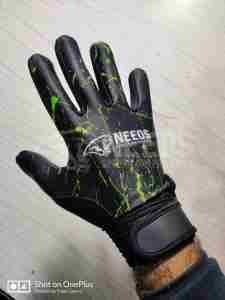 Gants de football gaéliques personnalisés GAA conçus avec du latex allemand pour des performances optimales - Product Image 4