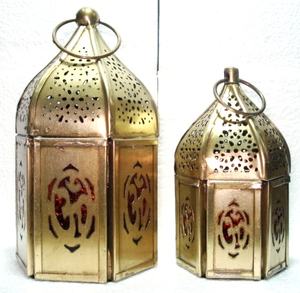 Linterna de Metal marroquí de Venta caliente para la decoración del hogar Diseño hexagonal de Vidrio colorido para el Día de San Valentín - Product Image 4