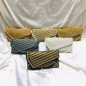 Pochette de soirée ethnique en cuir de soie de luxe faite à la main boîte d'enveloppe de fête de mariage de mariée faite pour des occasions spéciales - Product Image 1