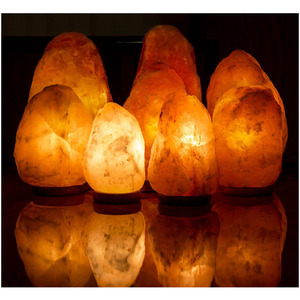 Lámpara de Sal del Himalaya de Cristal Naranja Natural de Pakistán, con Diseño Floral Decorativo Tallado a Medida y Interruptor Regulador de Intensidad - Product Image 5